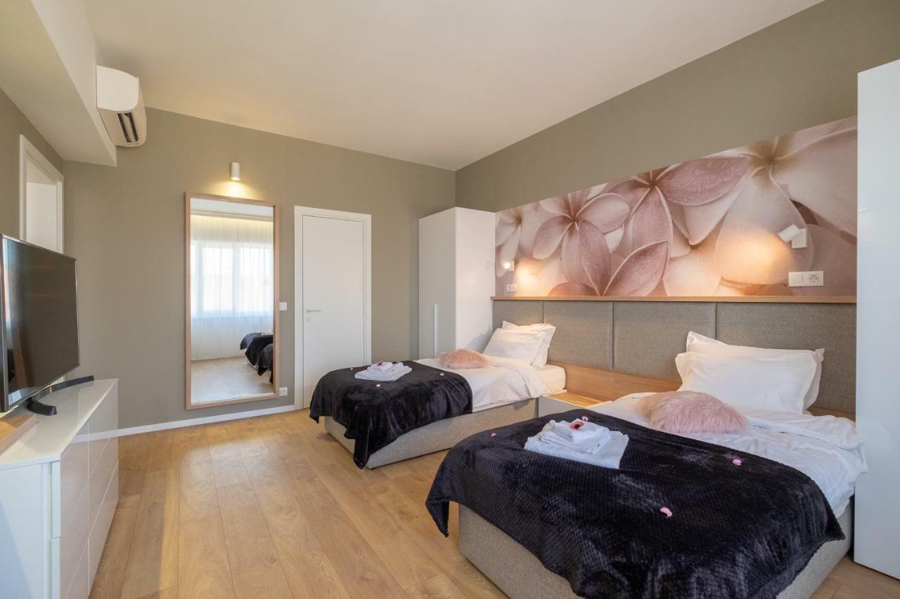 Vitosha Blvd Luxury 2-Bedroom, 2-Bathroom With Balcony Sofia Exterior foto