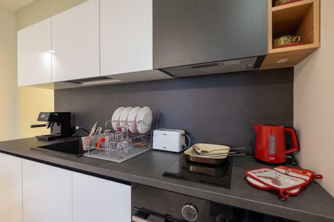 Vitosha Blvd Luxury 2-Bedroom, 2-Bathroom With Balcony Sofia Exterior foto