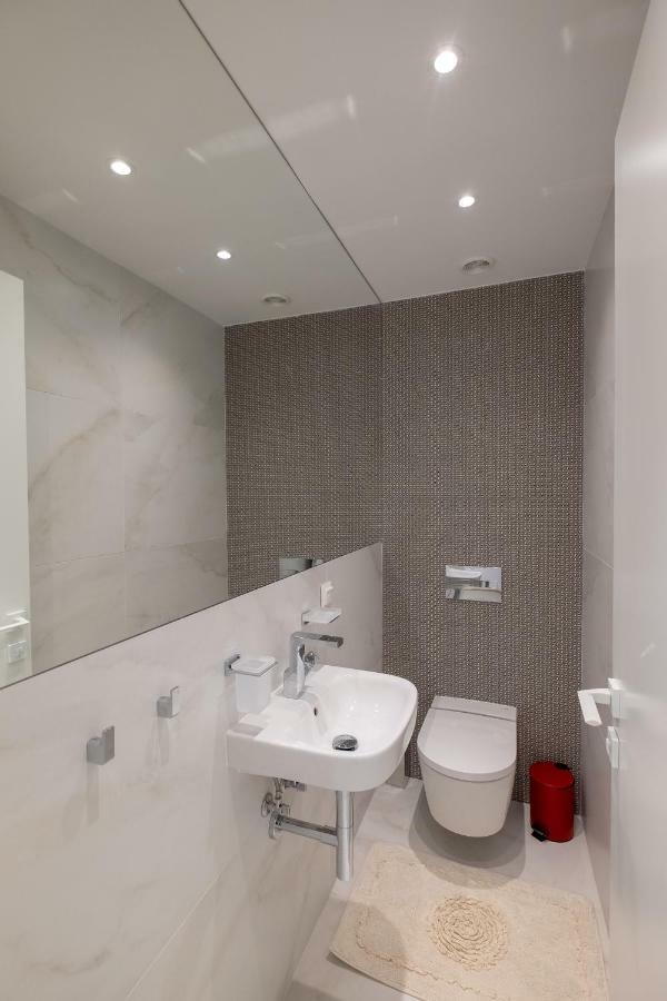 Vitosha Blvd Luxury 2-Bedroom, 2-Bathroom With Balcony Sofia Exterior foto